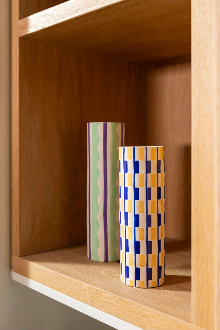 &amp;K Vase Clash Wiggle