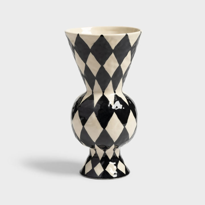 Black Rhombic Vase