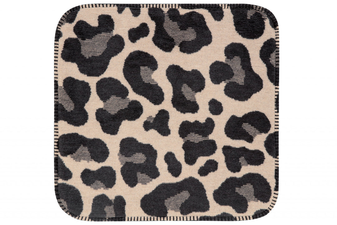 Leo Part Cushion