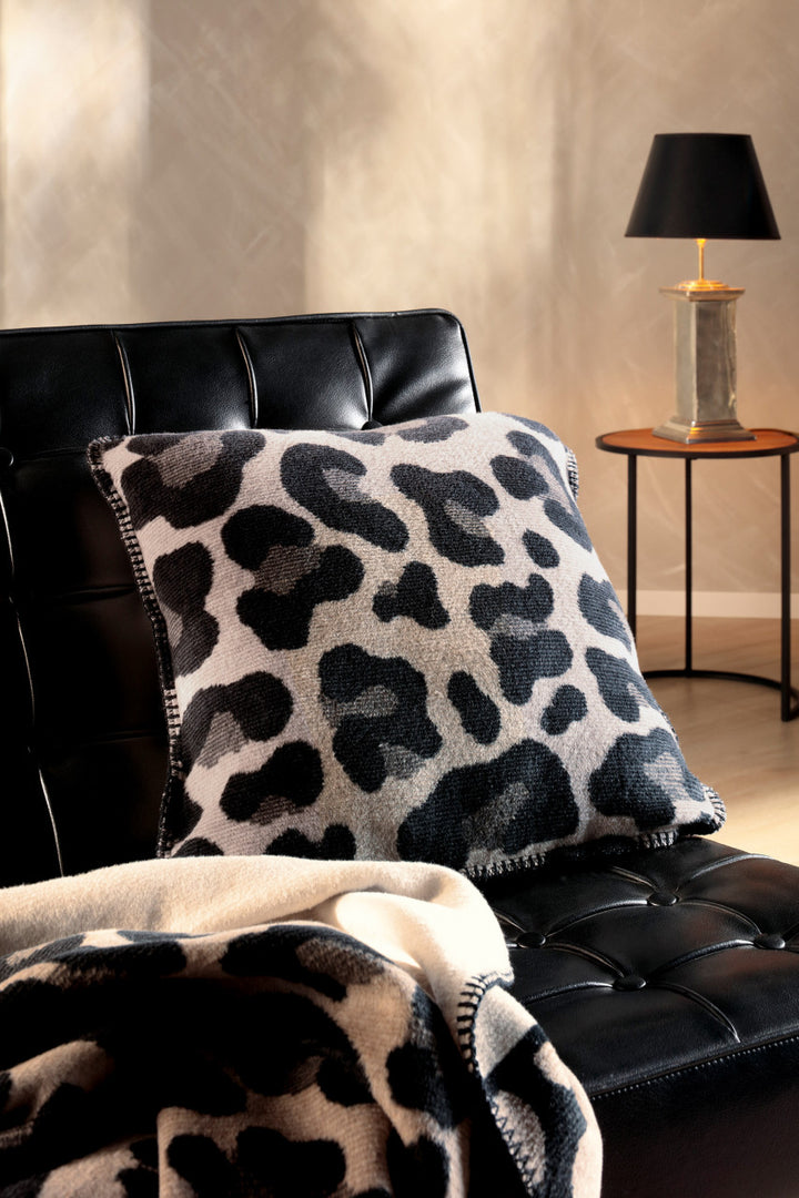 Leo Part Cushion