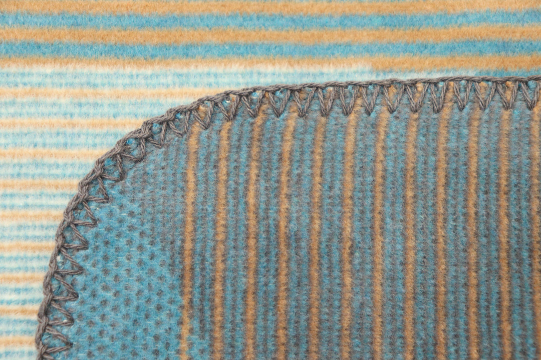 Nordic Flow Blanket