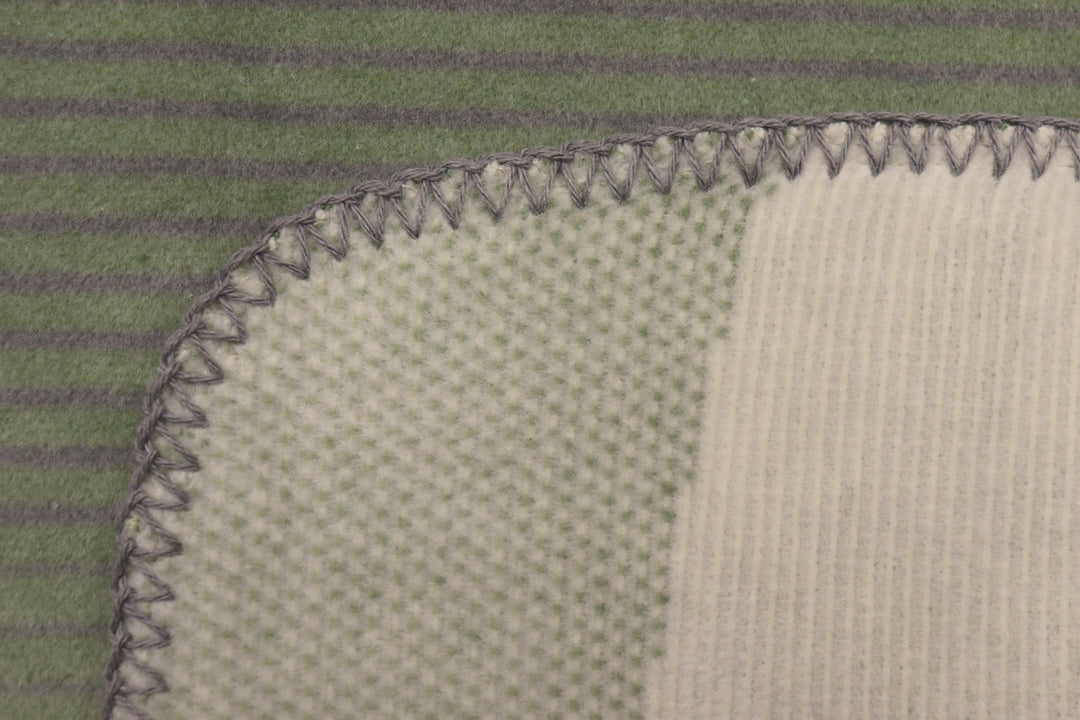 Shadeflow Blanket
