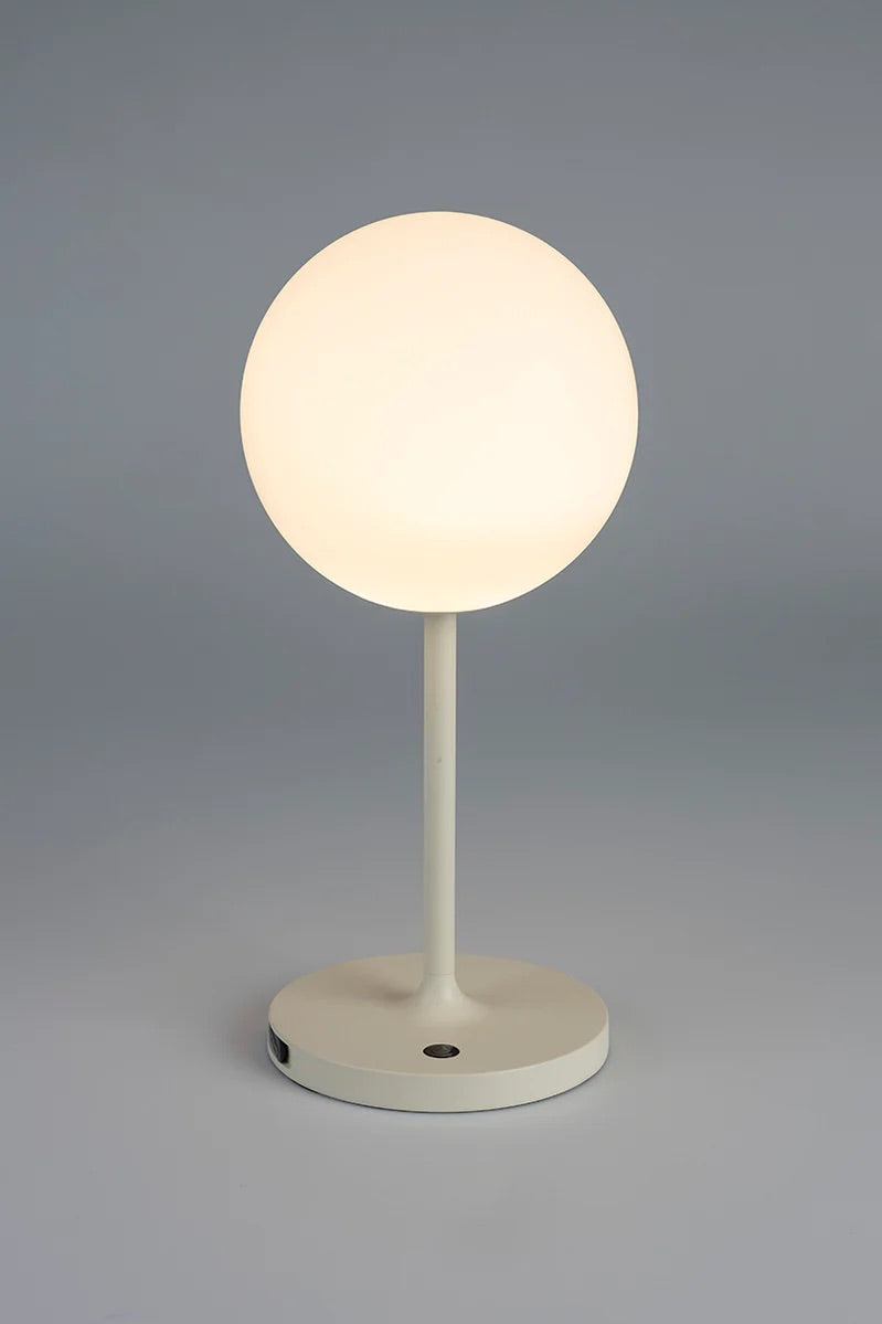 Hub Rechargeable Table Lamp