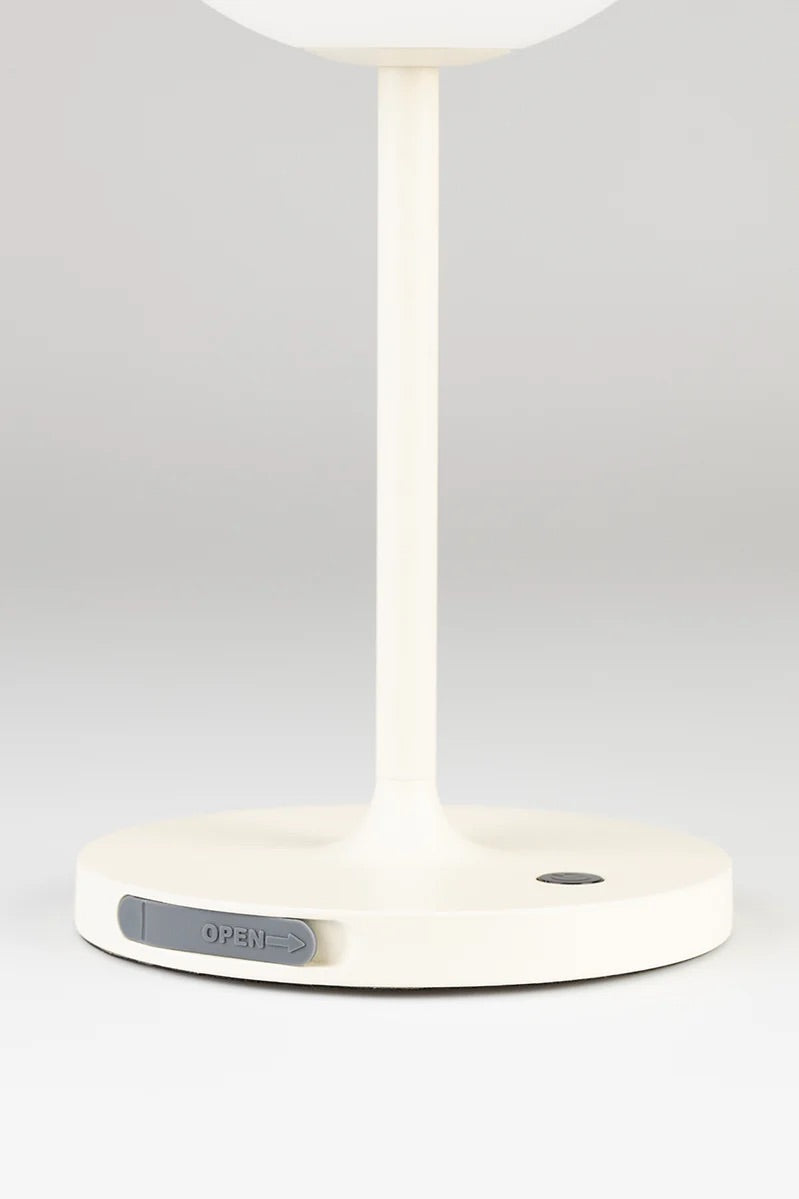 Hub Rechargeable Table Lamp