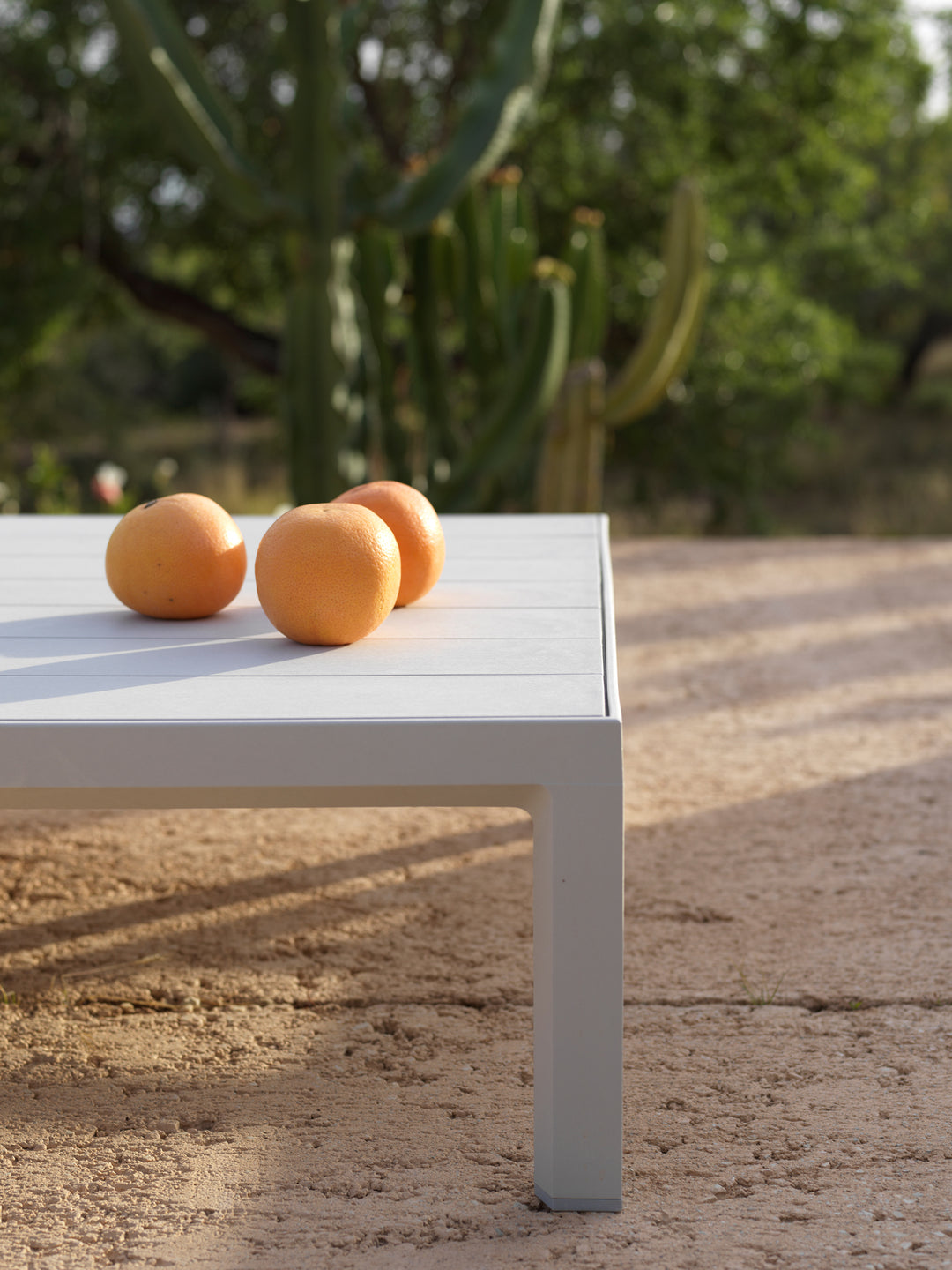 Nardi Maximo Square Table